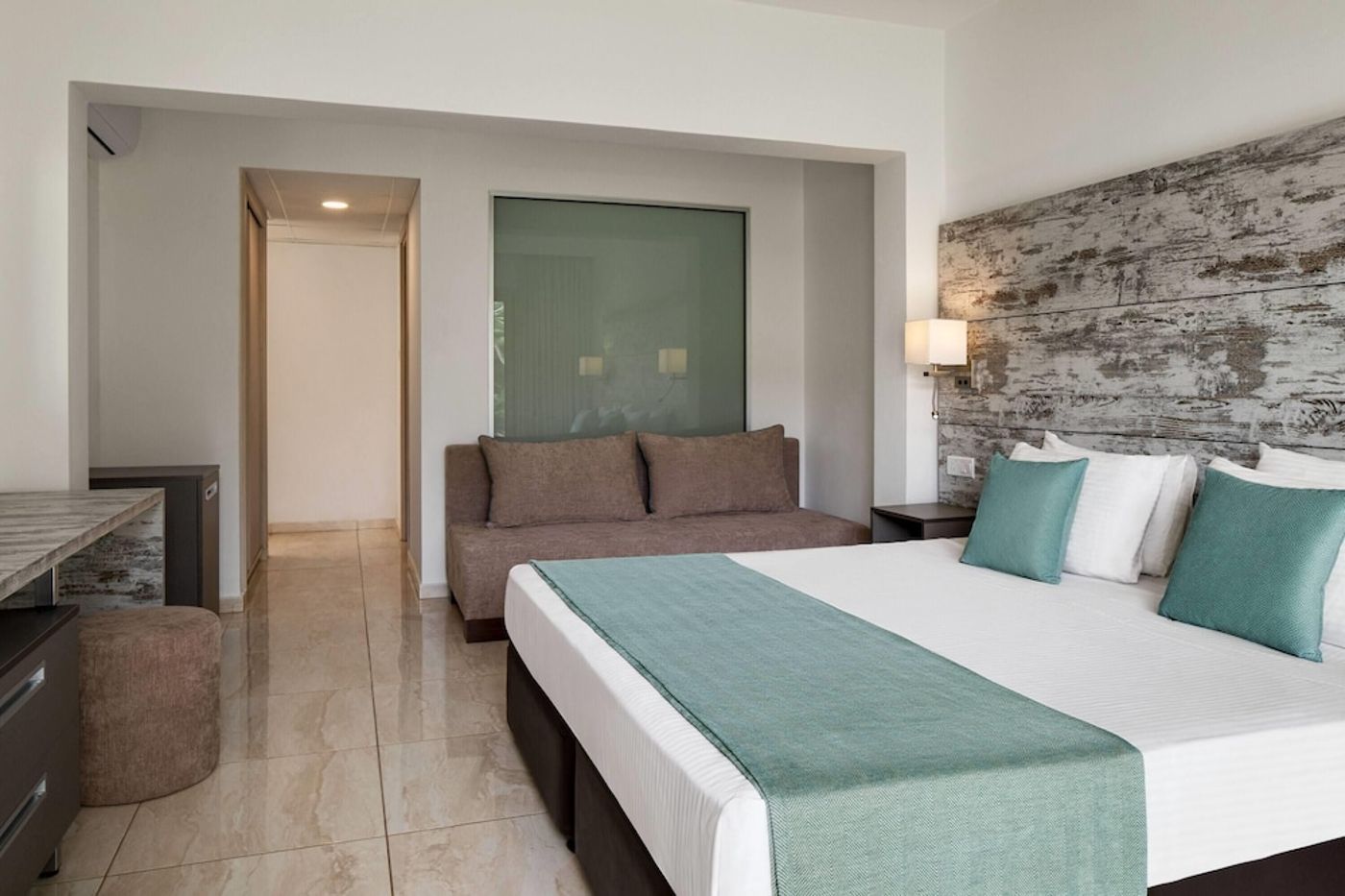 expedia-3166124-5