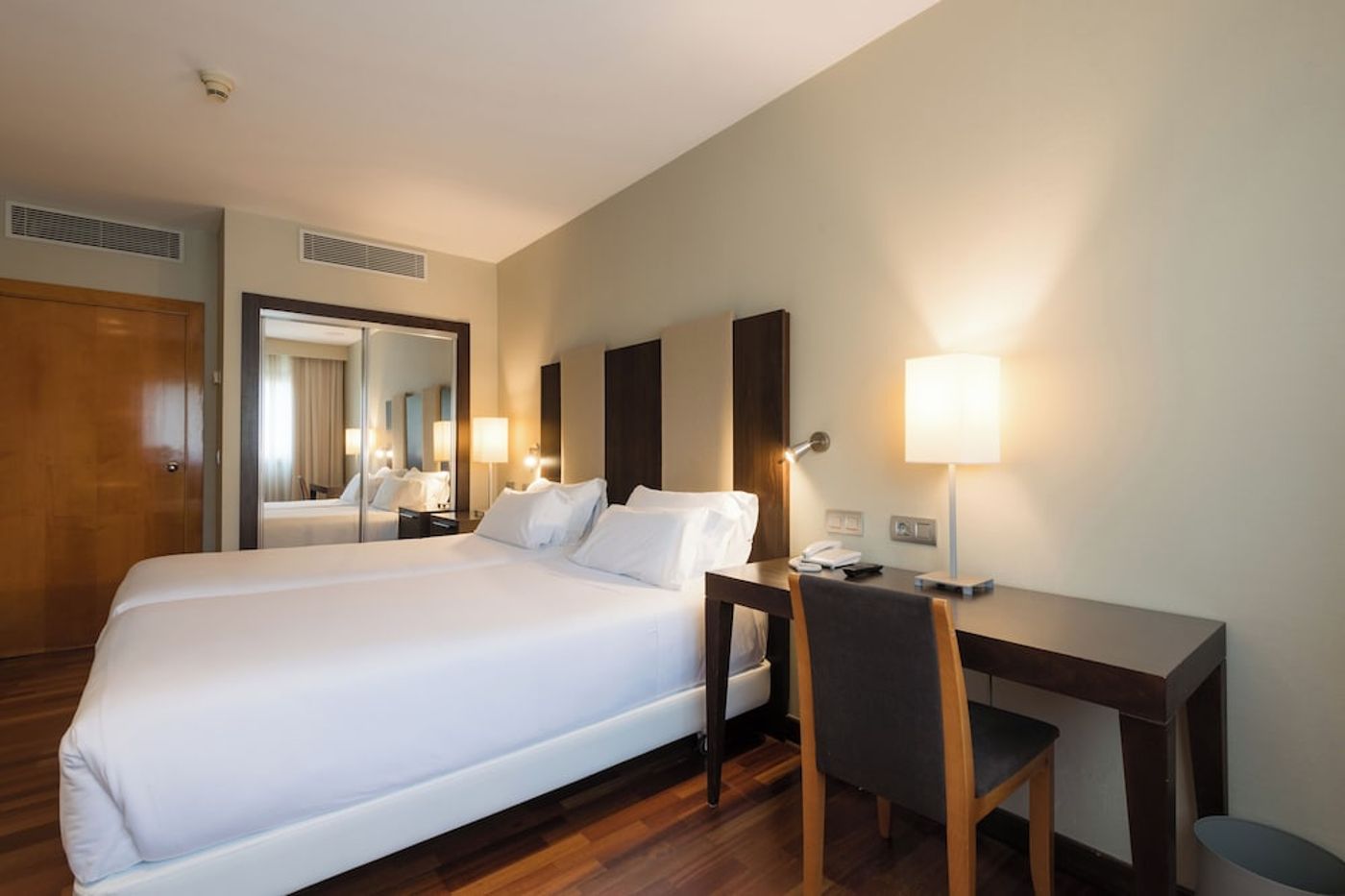 expedia-3159681-16