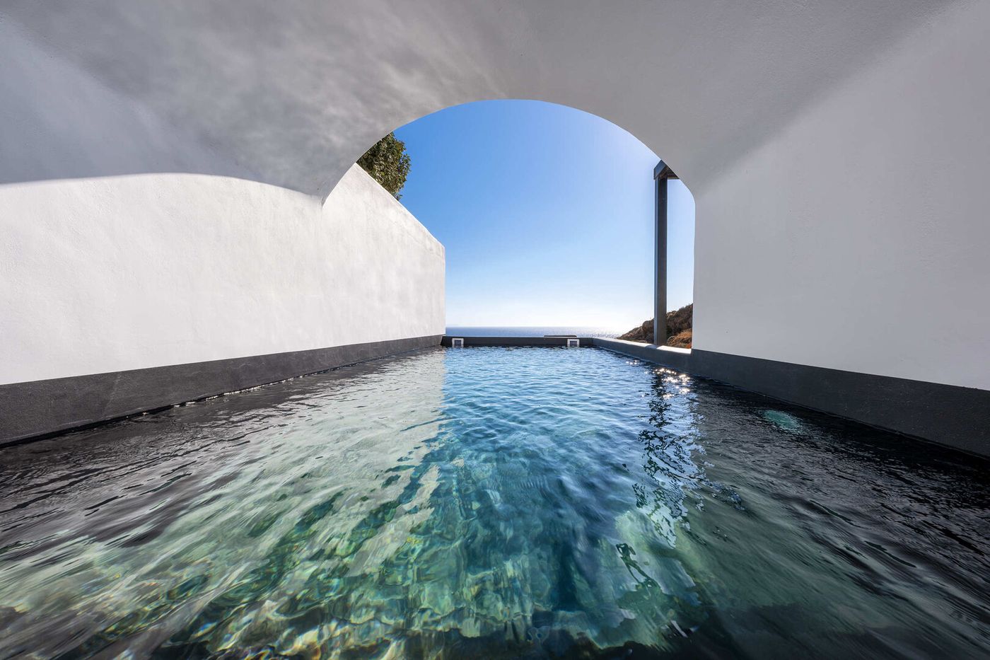 Senior Suite (SeaView, Private Pool ) (4).jpg