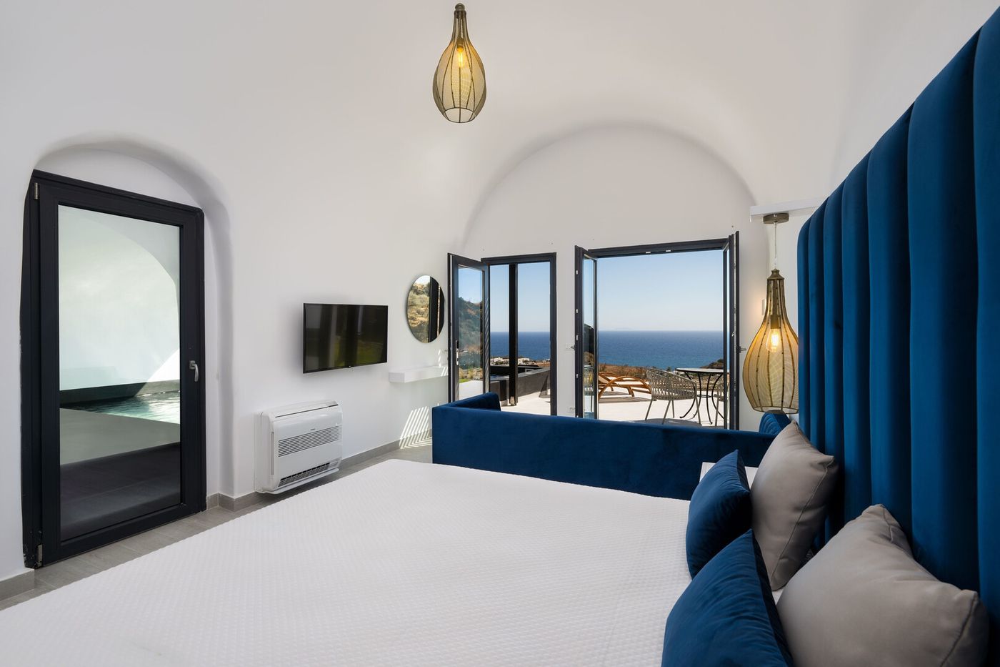 Suite (SeaView, Private Pool  Honeymooners) (4).jpg