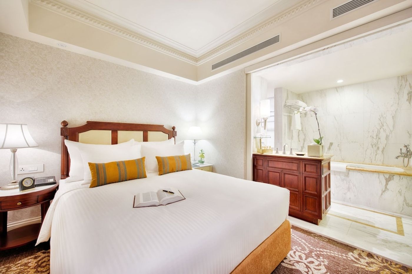 expedia-3163085-25