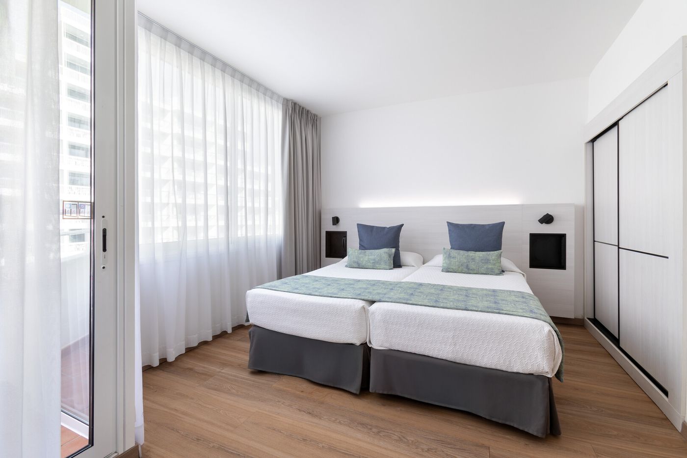 01.06.26 Alexandre Hotel Troya