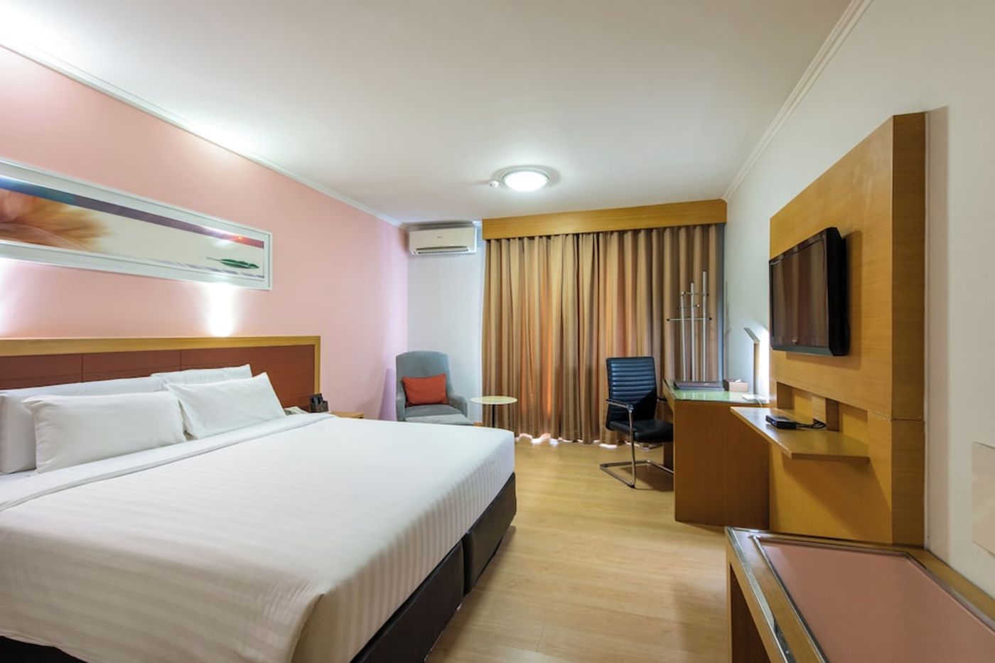 expedia-3162850-28