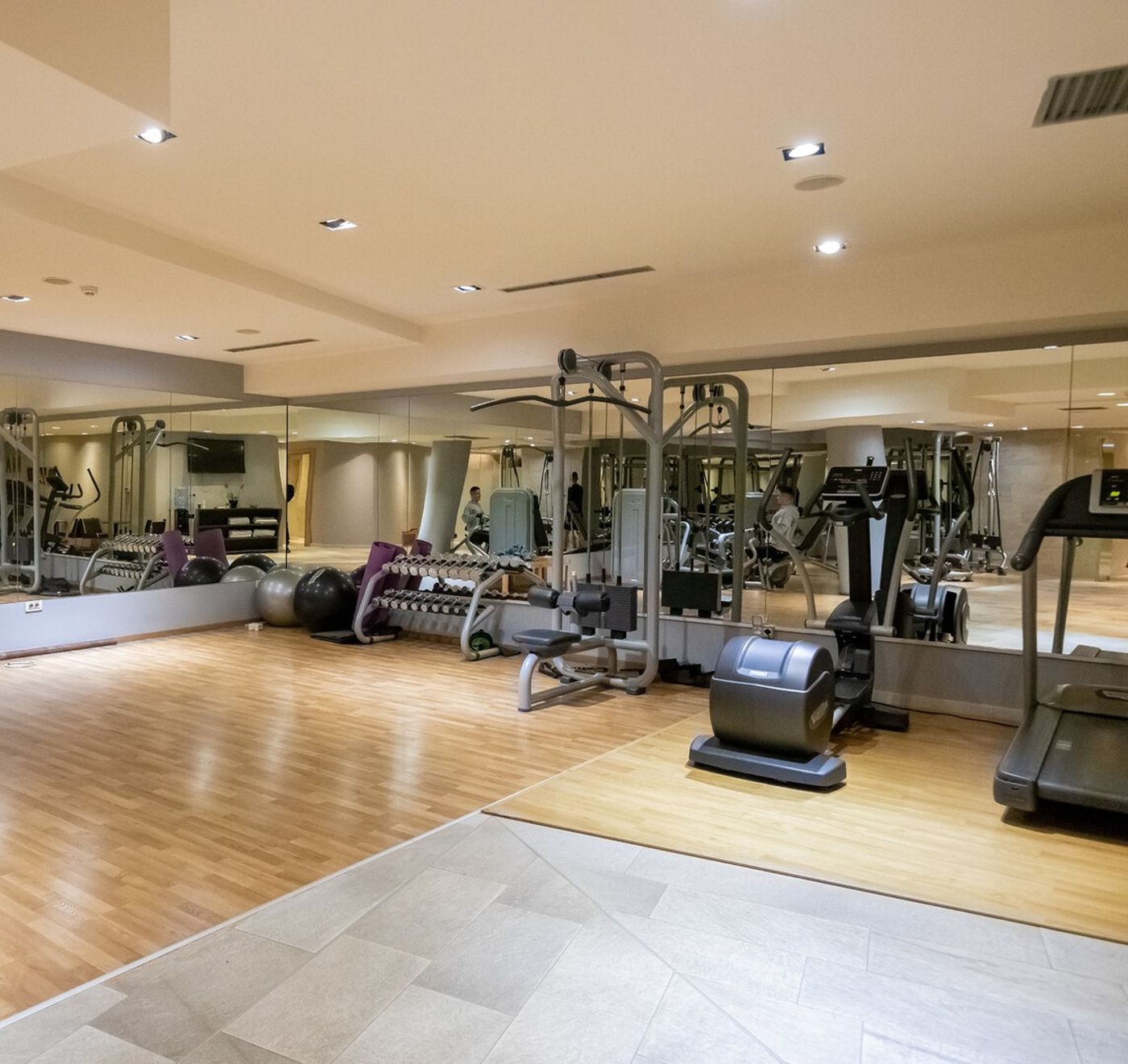 Best Western Premier Ark 12.12.25