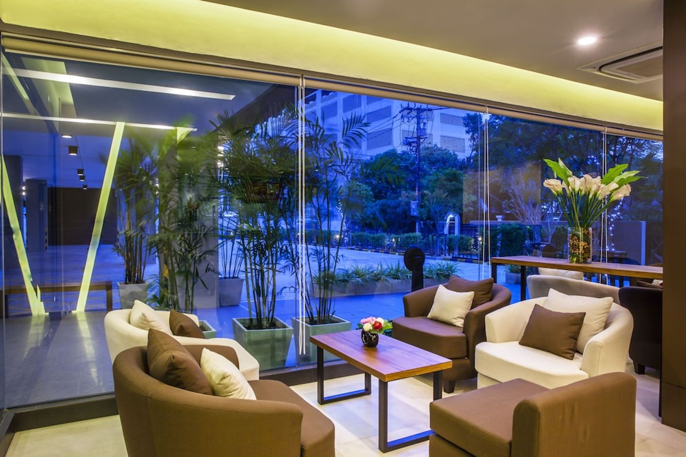 expedia-3162840-8