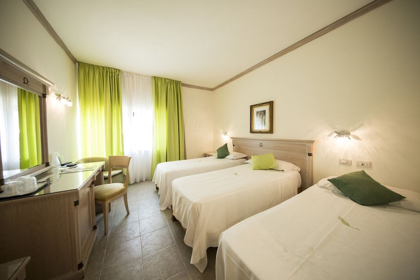 expedia-3163643-10