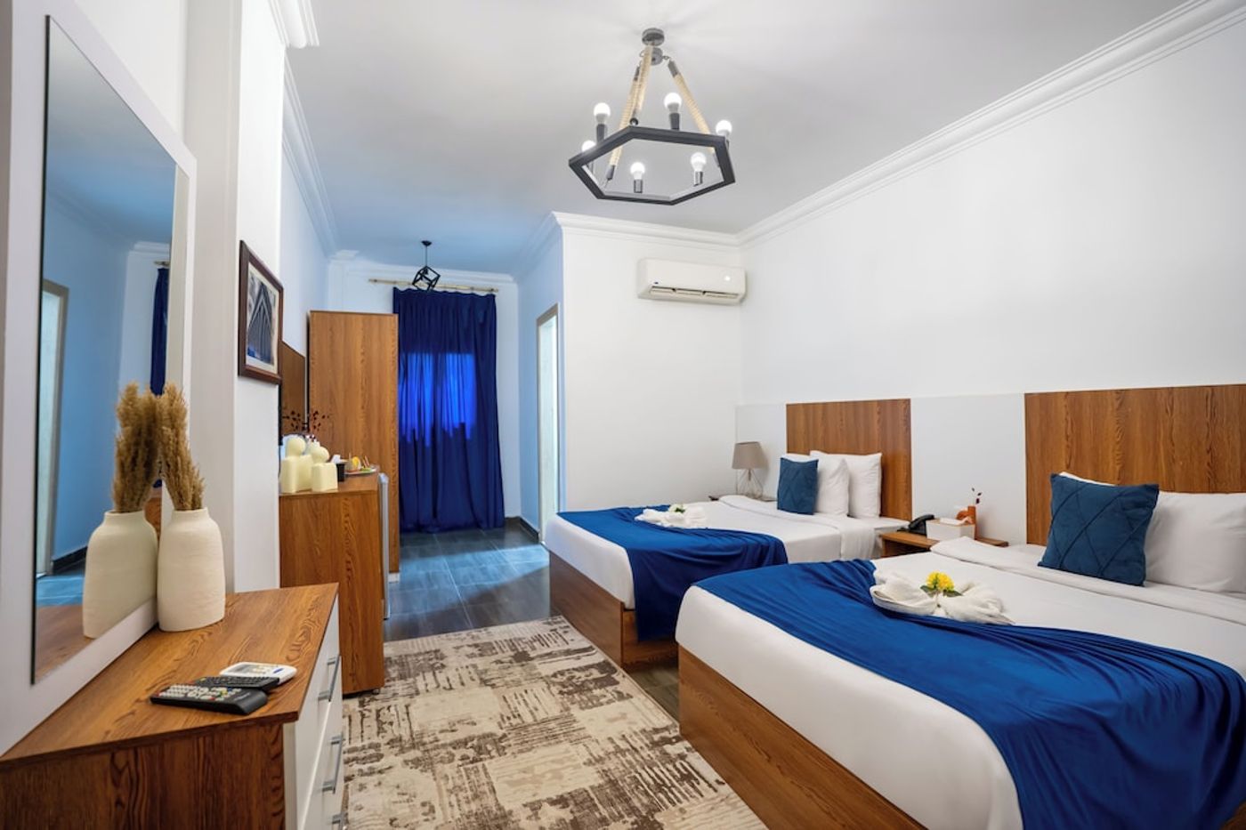 expedia-3162990-25