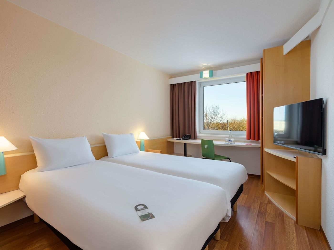 expedia-3165062-14