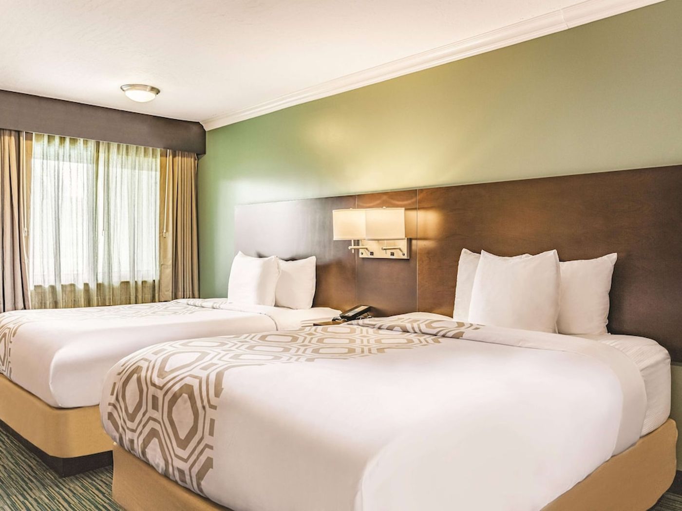 expedia-3159641-25