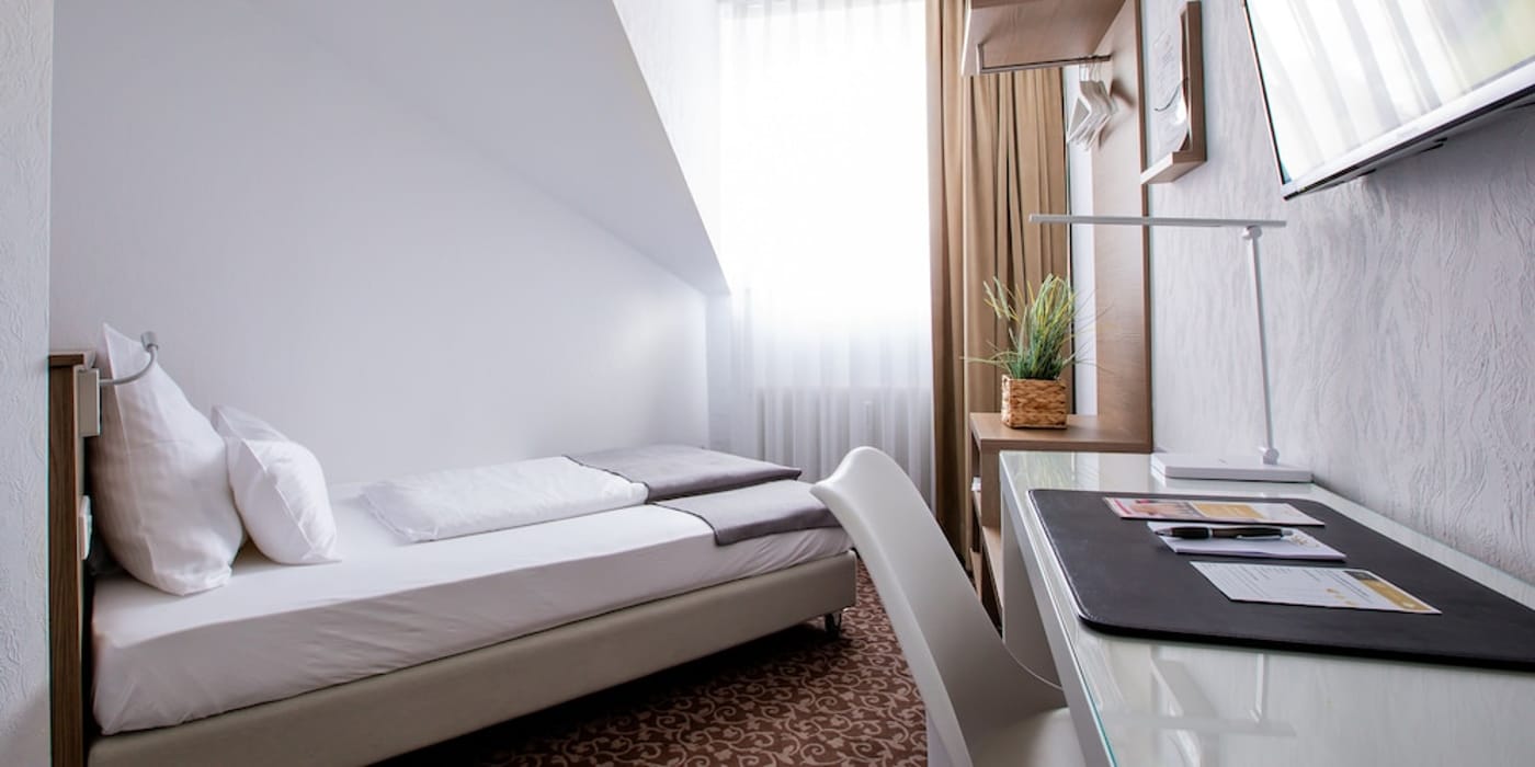 expedia-3161395-8