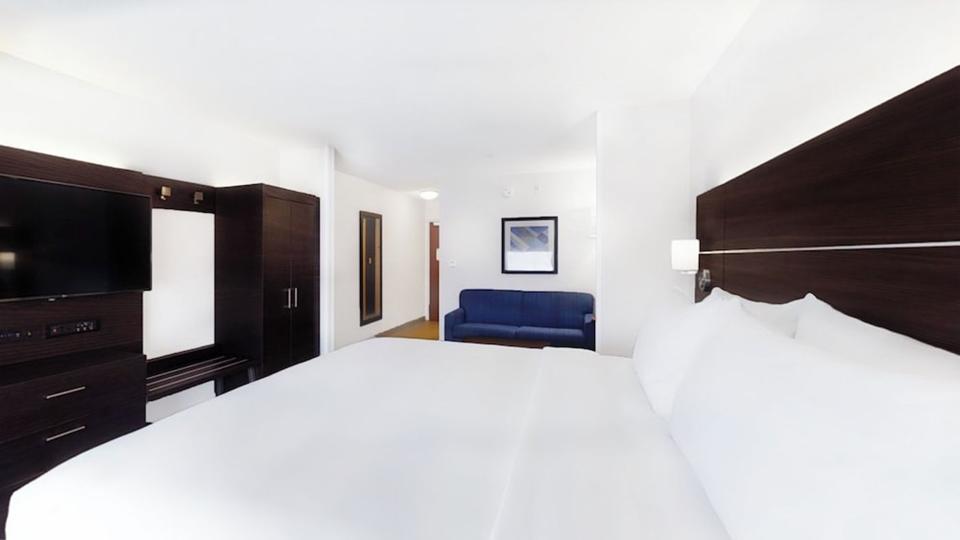 expedia-3165945-25