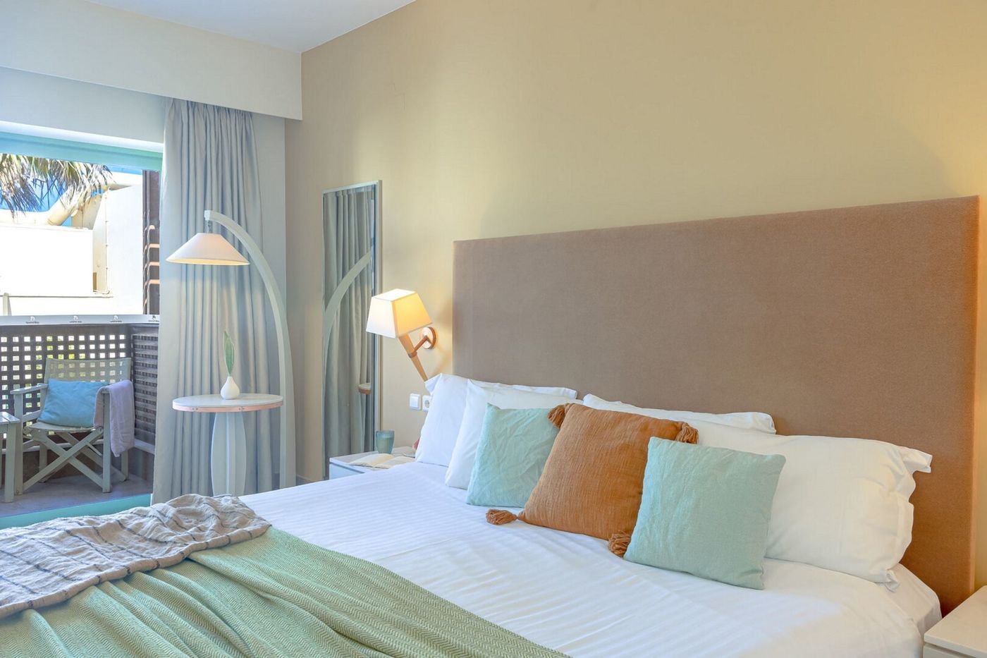 Giannoulis Grand Bay Beach Resort – Adults Only