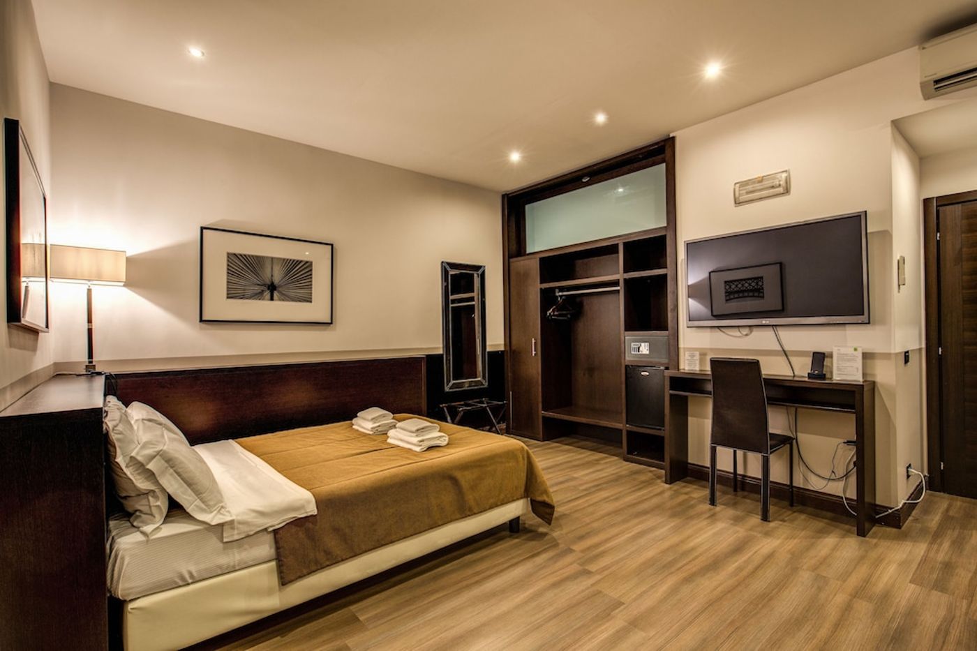 expedia-3163374-7