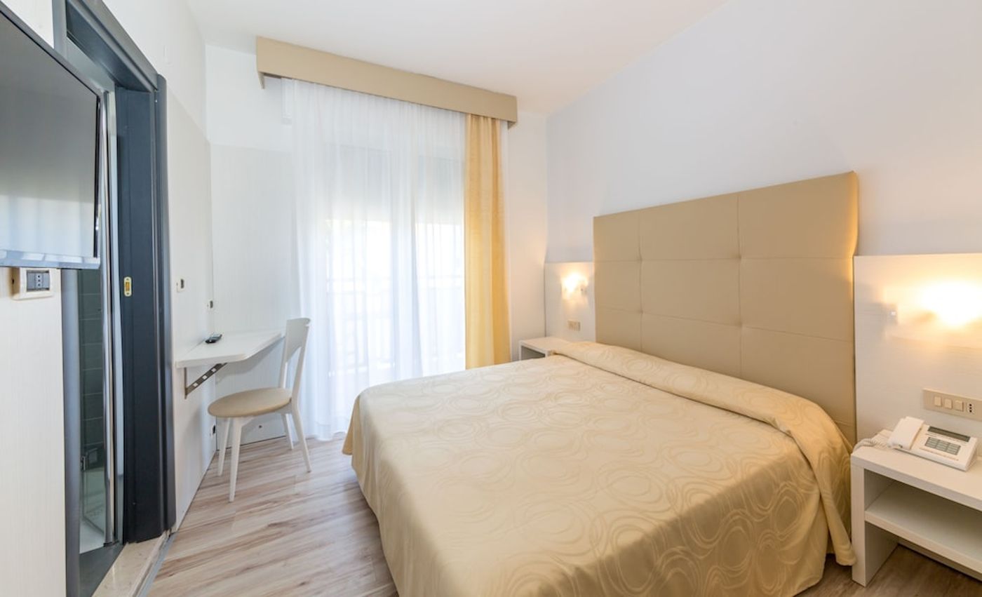 expedia-3166536-6
