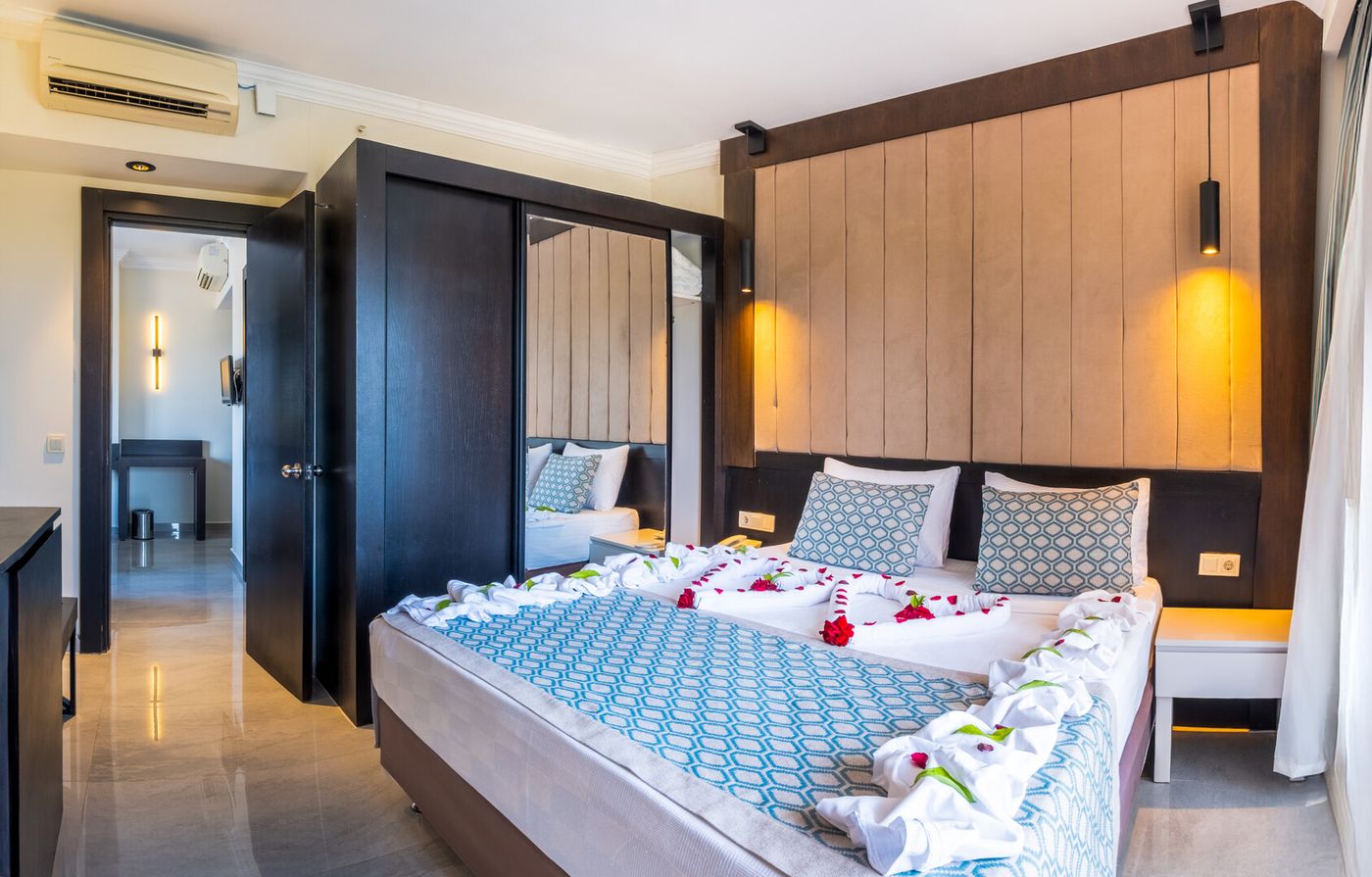 Lake & Riverside Hotel & Spa