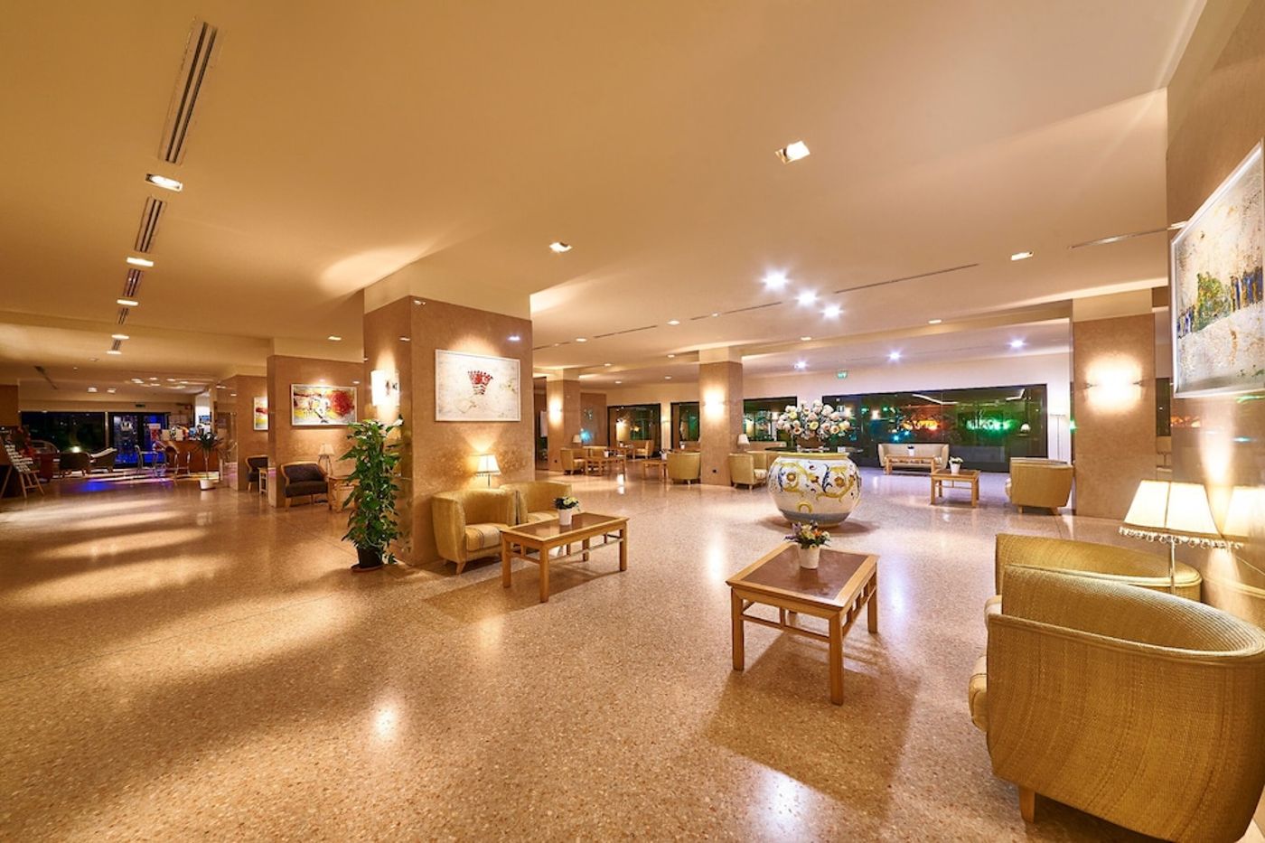 expedia-3166841-9