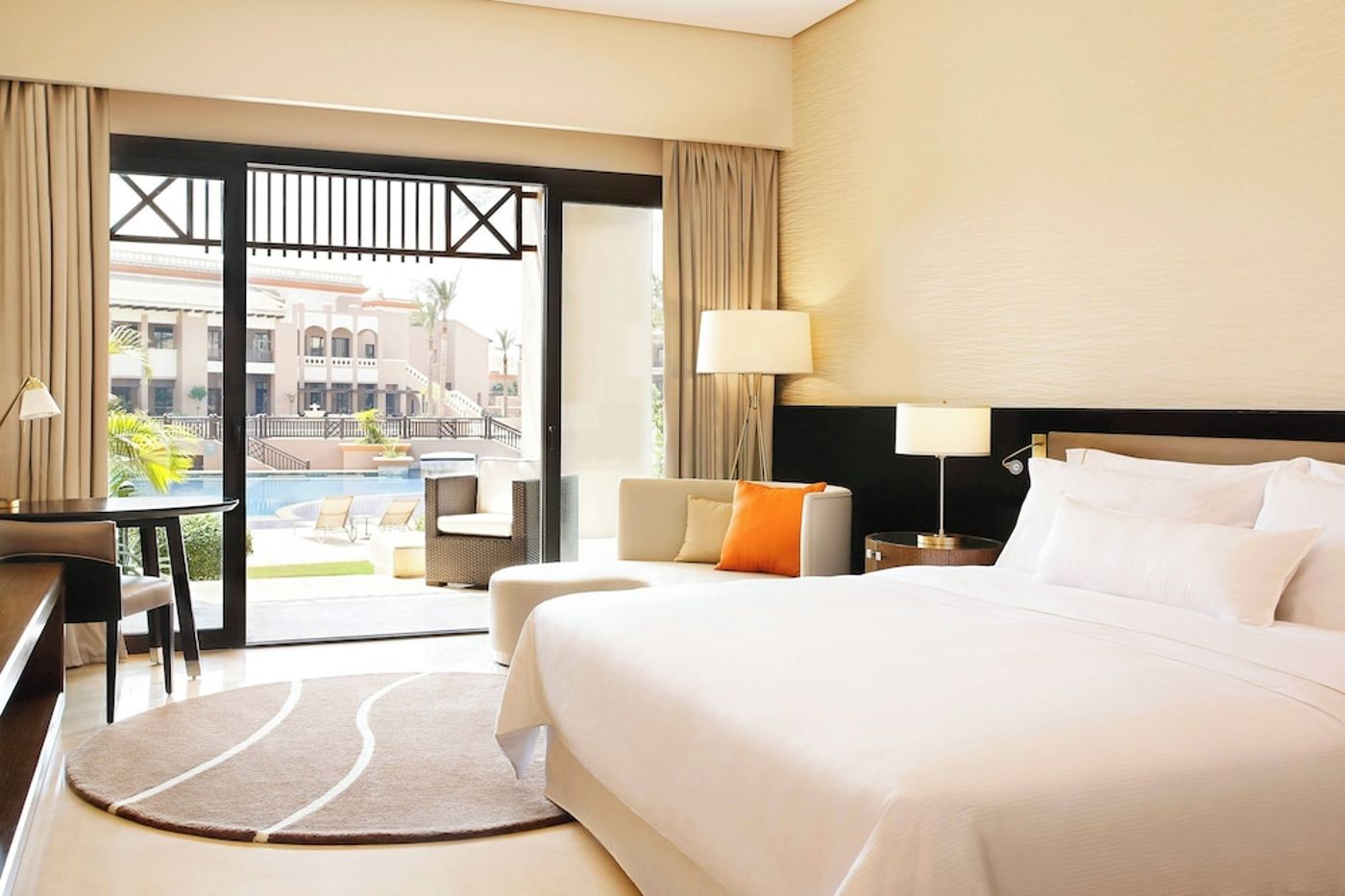 expedia-3159426-27