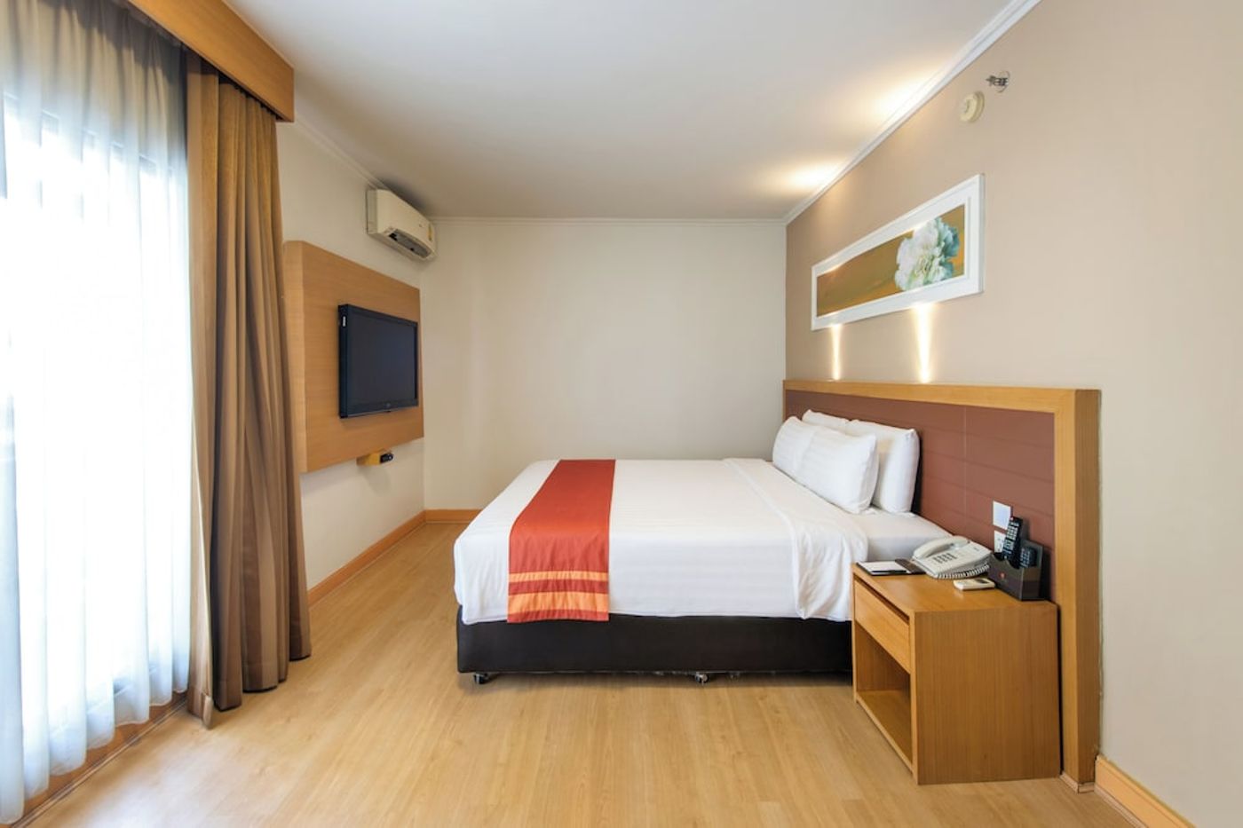 expedia-3162850-15