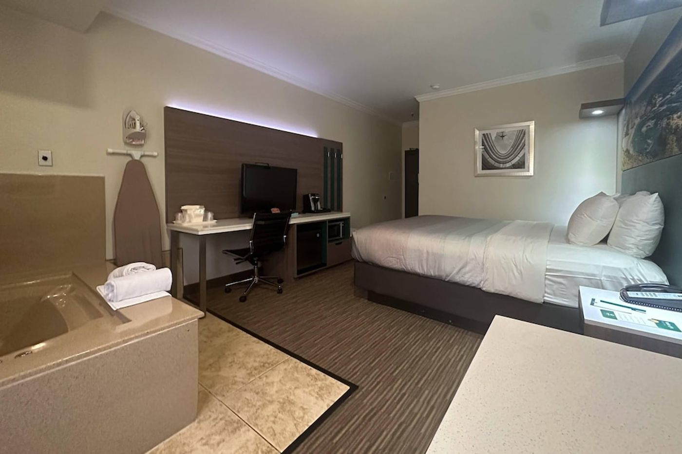 expedia-3159845-25