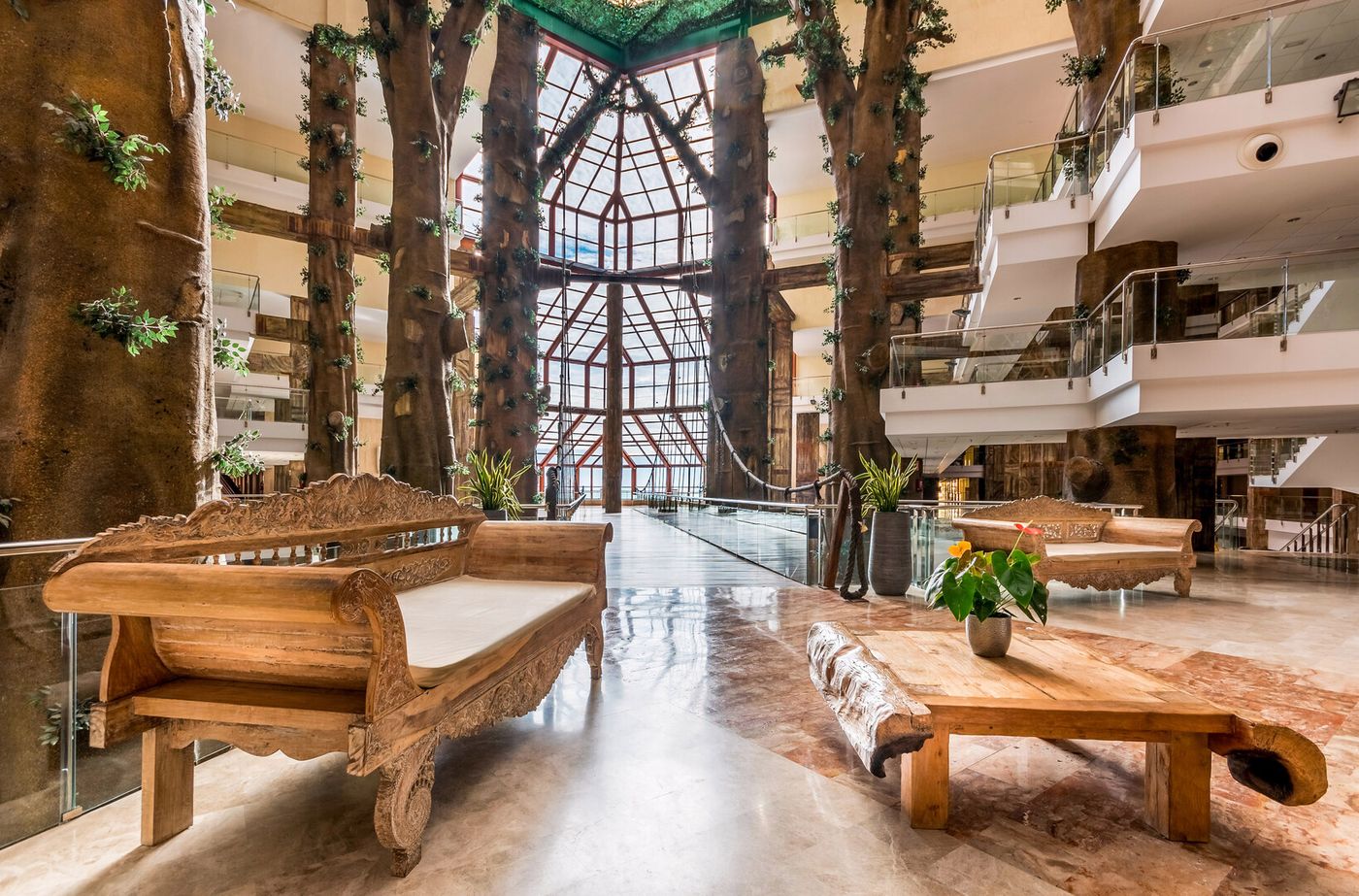 21.04.26 Holiday World Polynesia