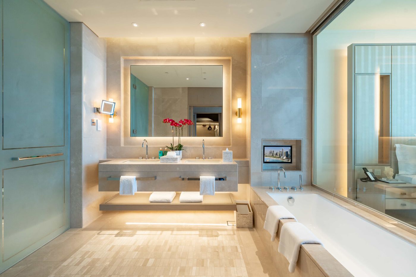 FIVE LUXE JBR 08.09