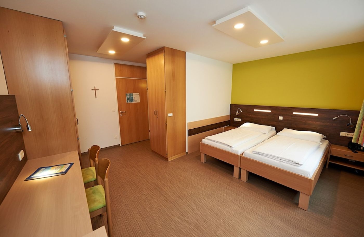 expedia-3163942-30