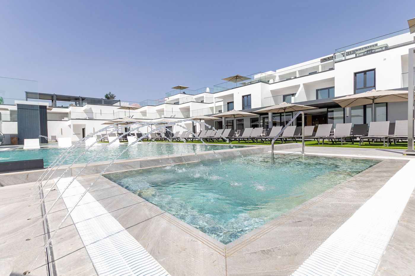 ROYAL ATLANTICO