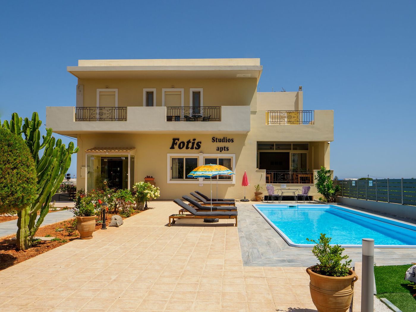 Fotis Studios & Apartments