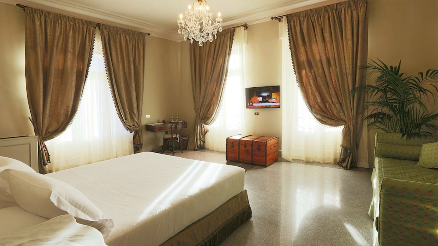 expedia-3163297-12