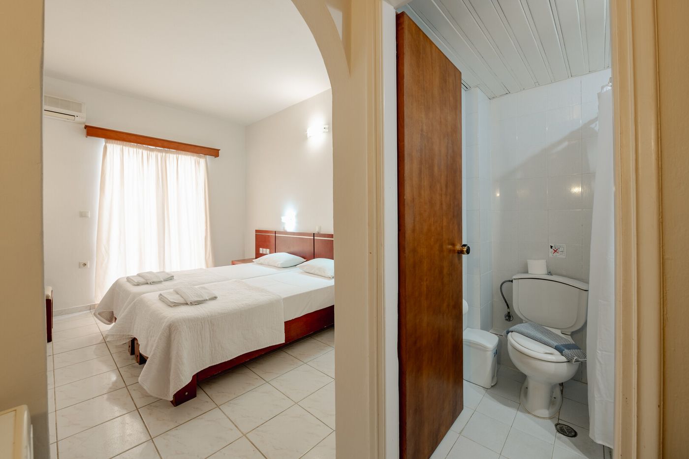 CANADIAN CLASSIC HOTEL