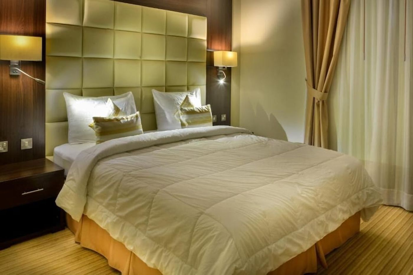 expedia-3163035-25
