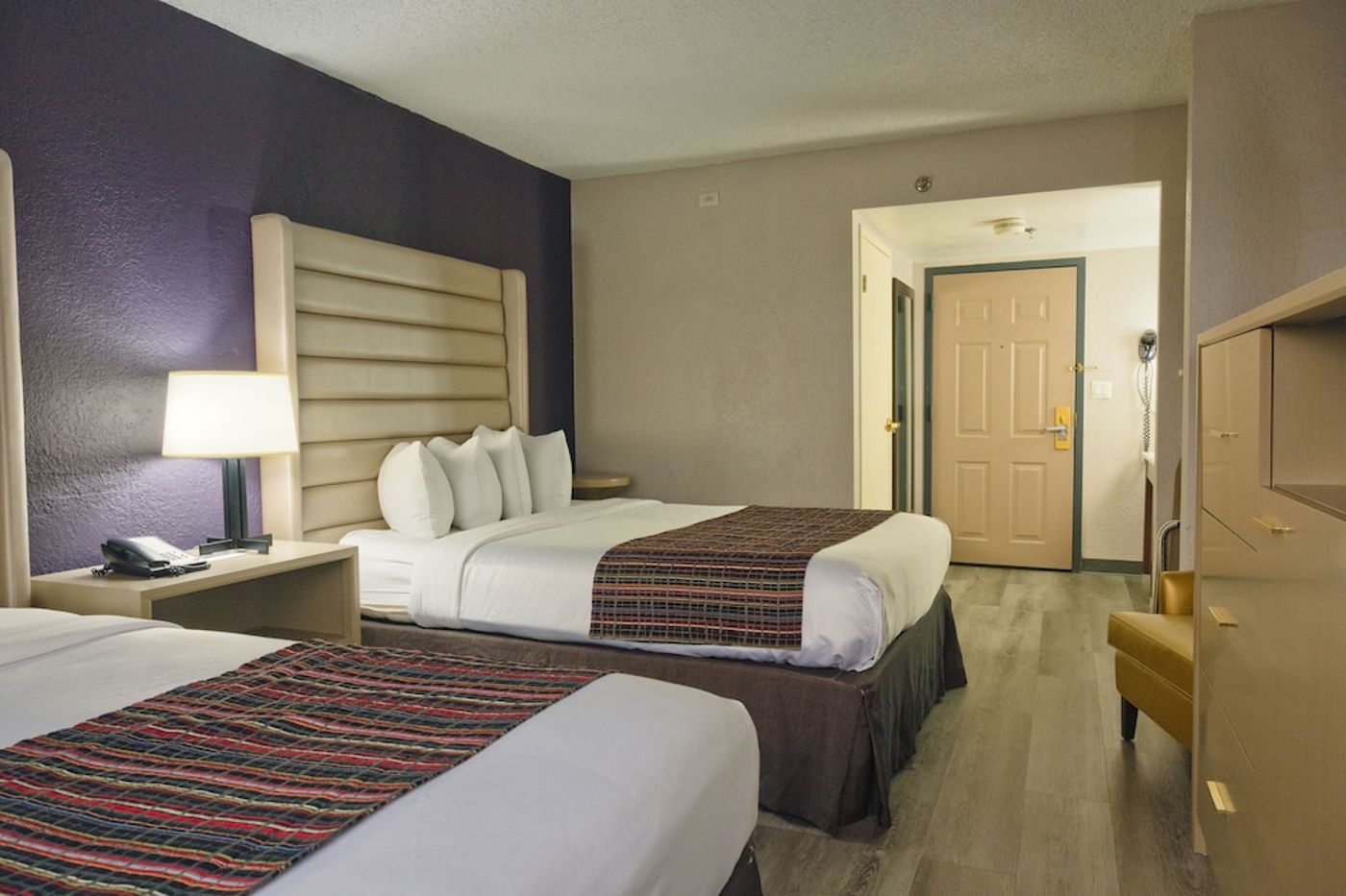 expedia-3158764-25