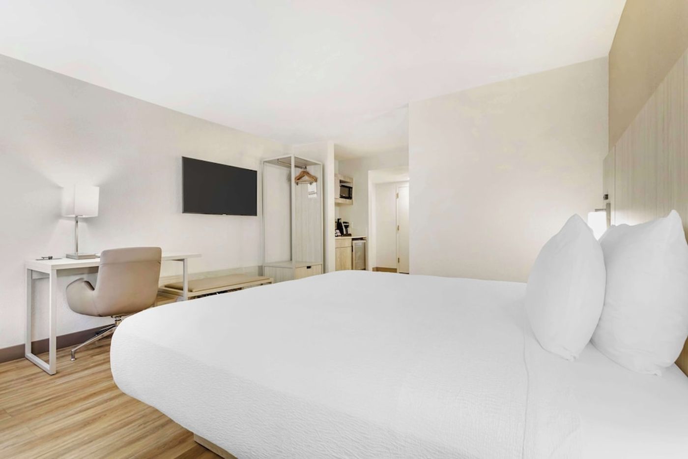 expedia-3160823-24