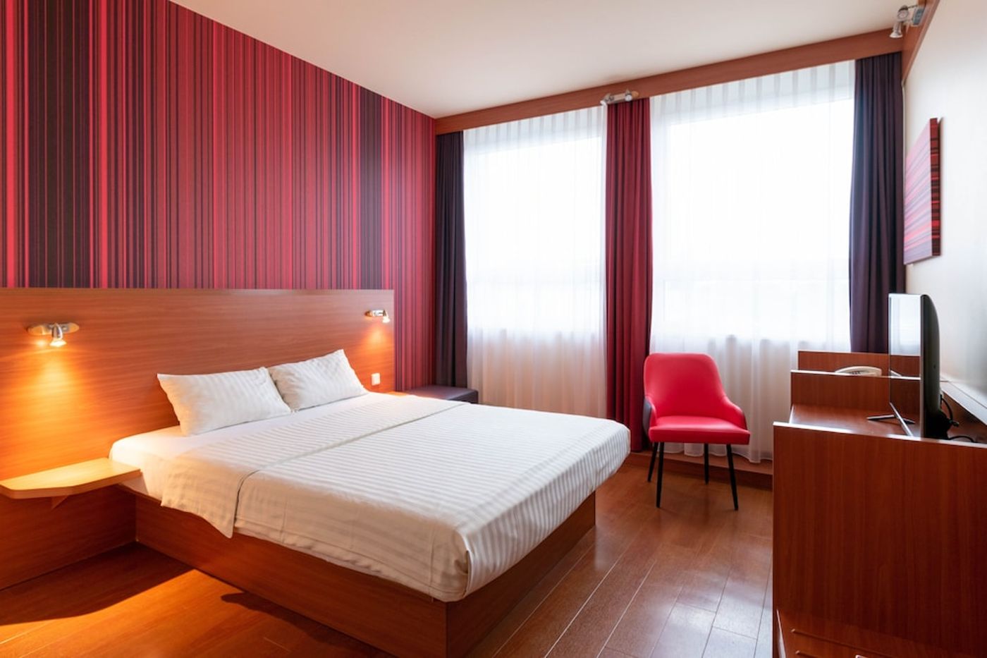 expedia-3159925-18