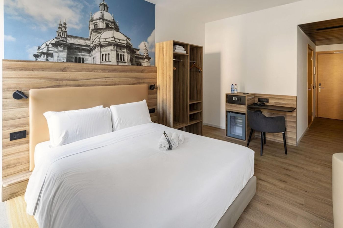expedia-3166429-7