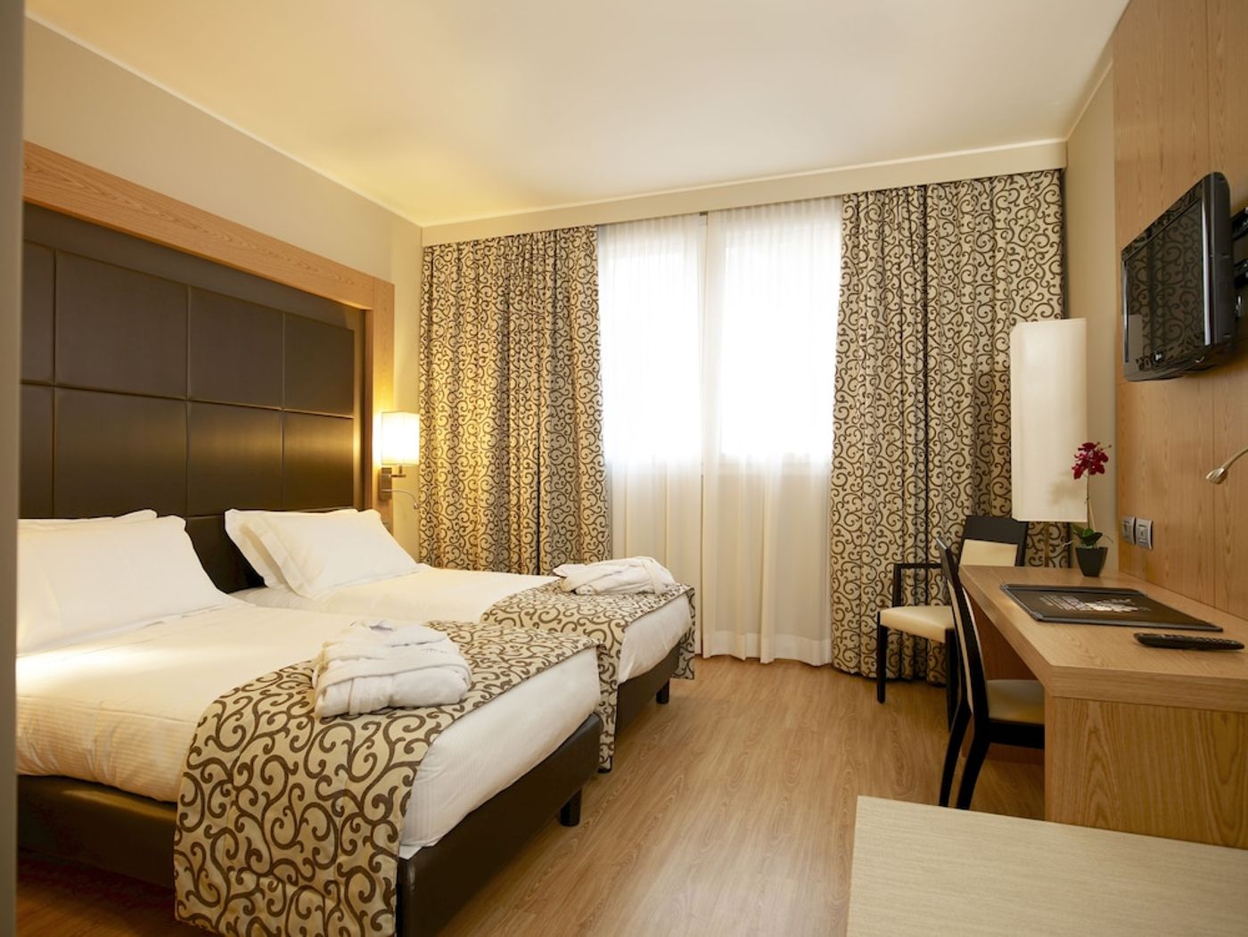 expedia-3163537-15