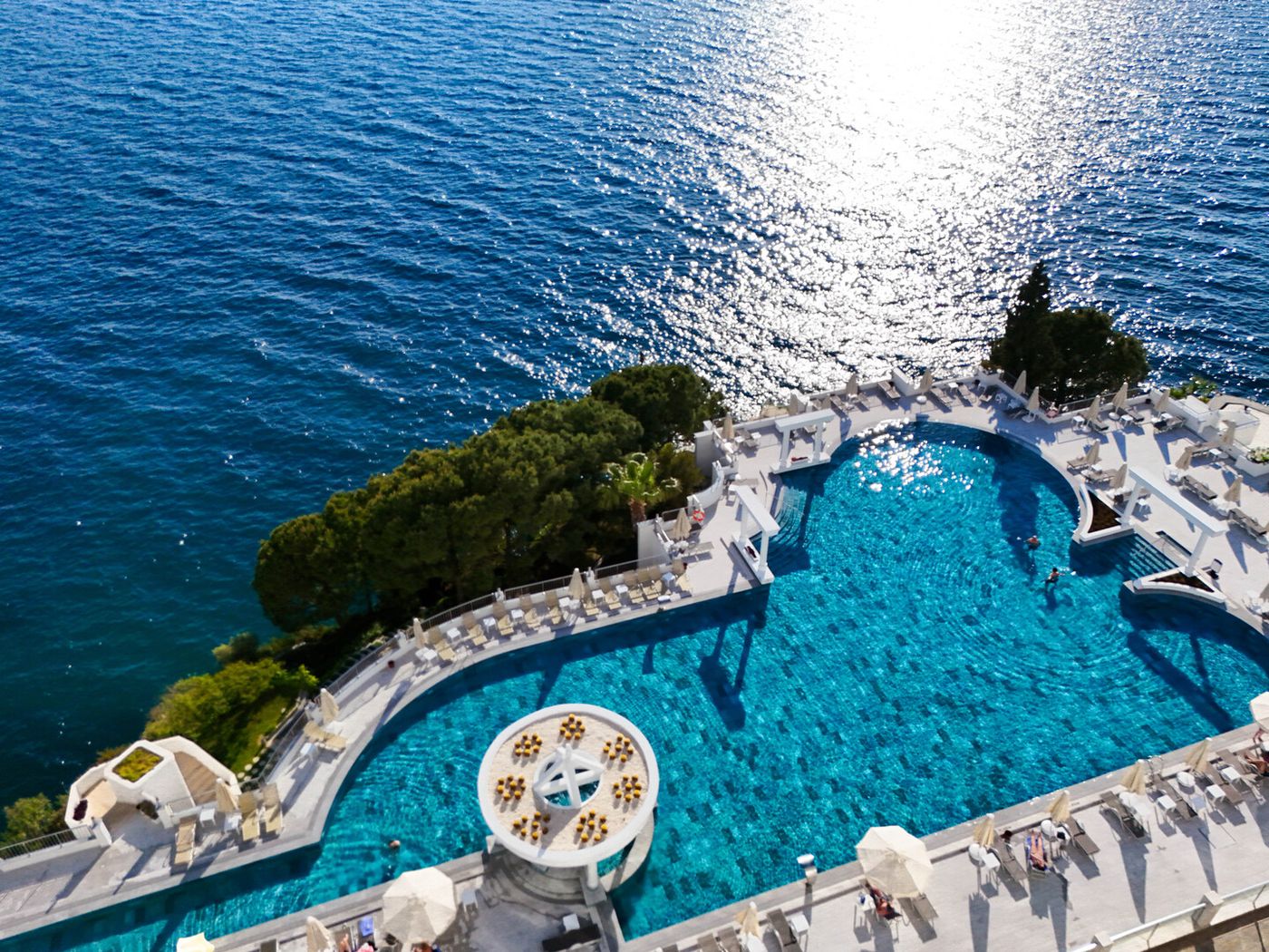 Korumar Deluxe Hotel