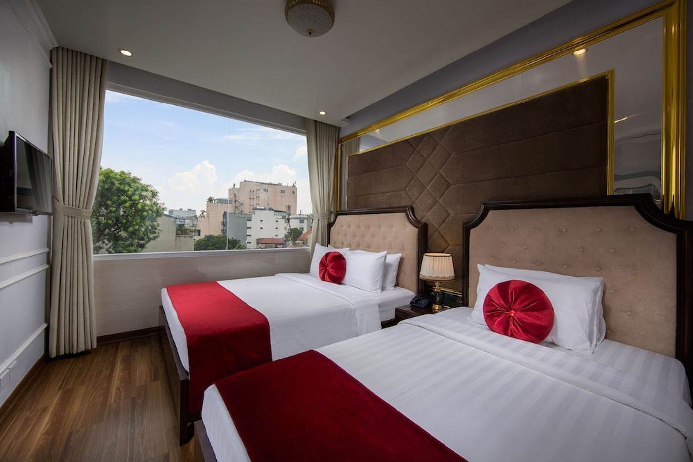 expedia-3163062-25