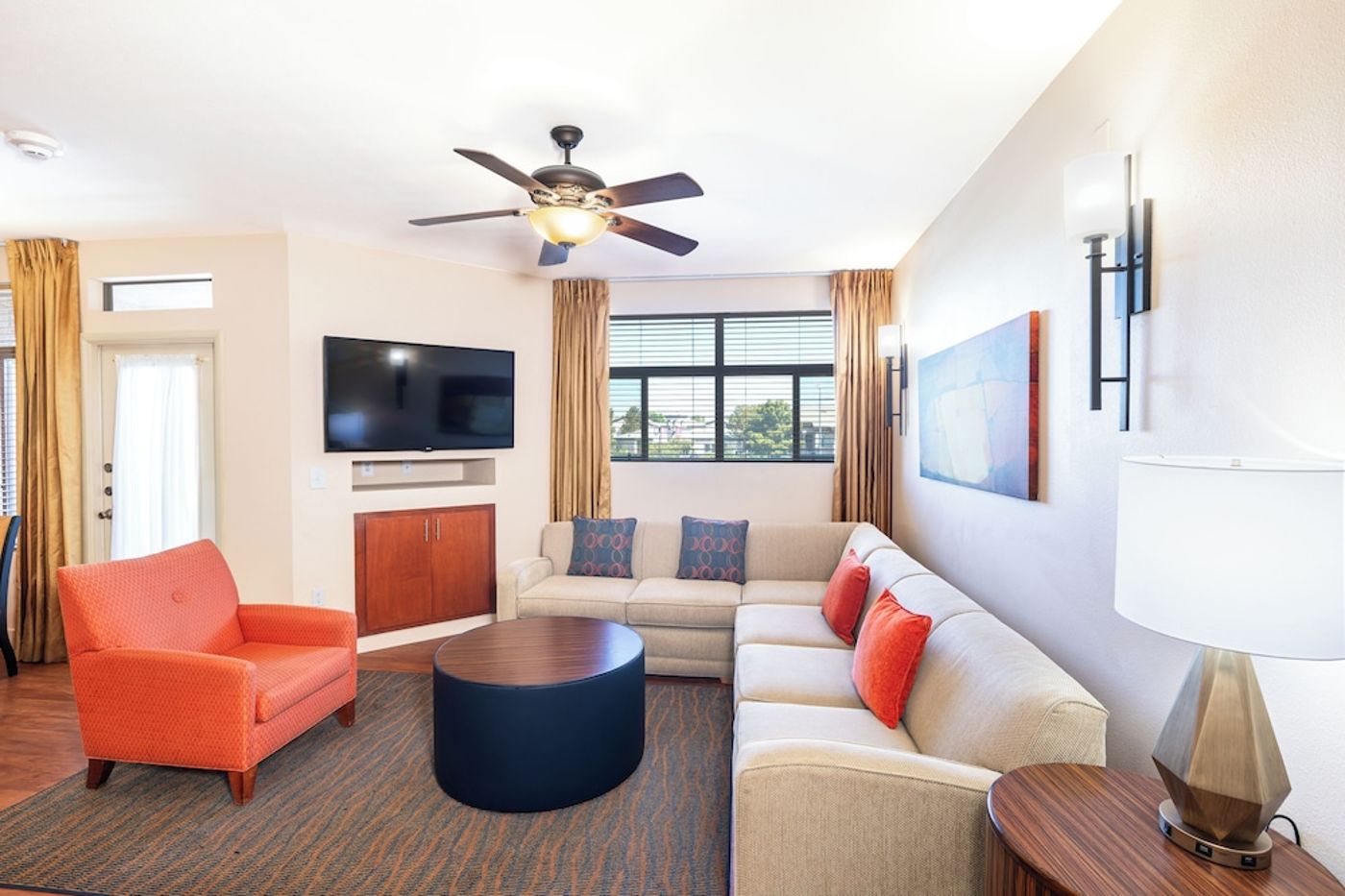 expedia-3158959-25
