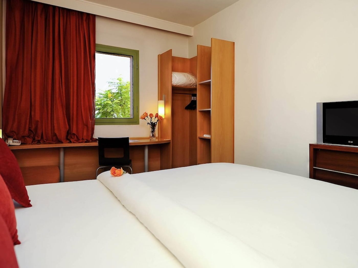expedia-3166223-28