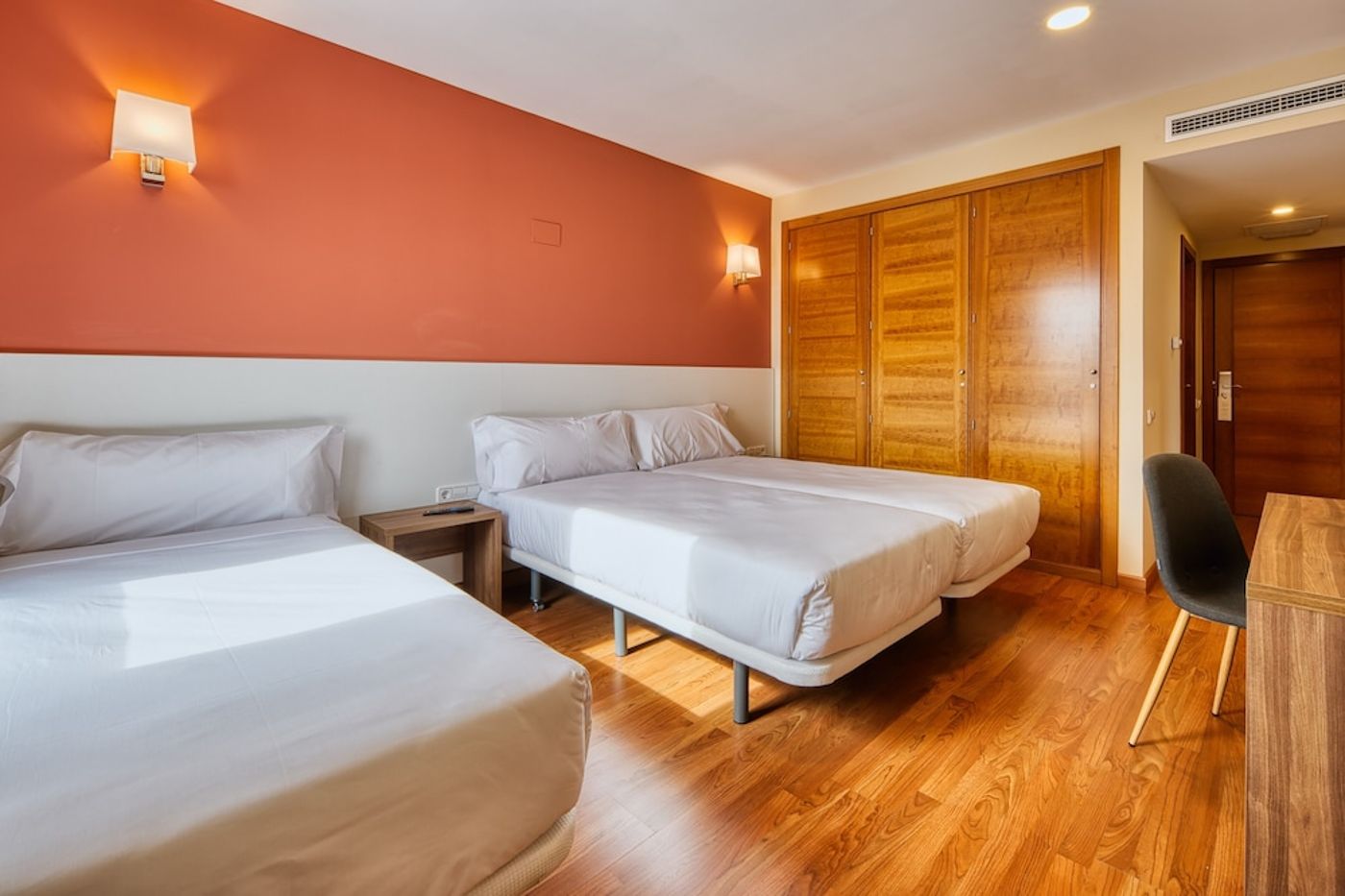 expedia-3163211-12