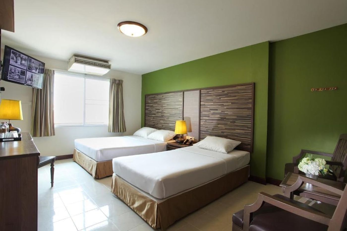 expedia-3158029-25