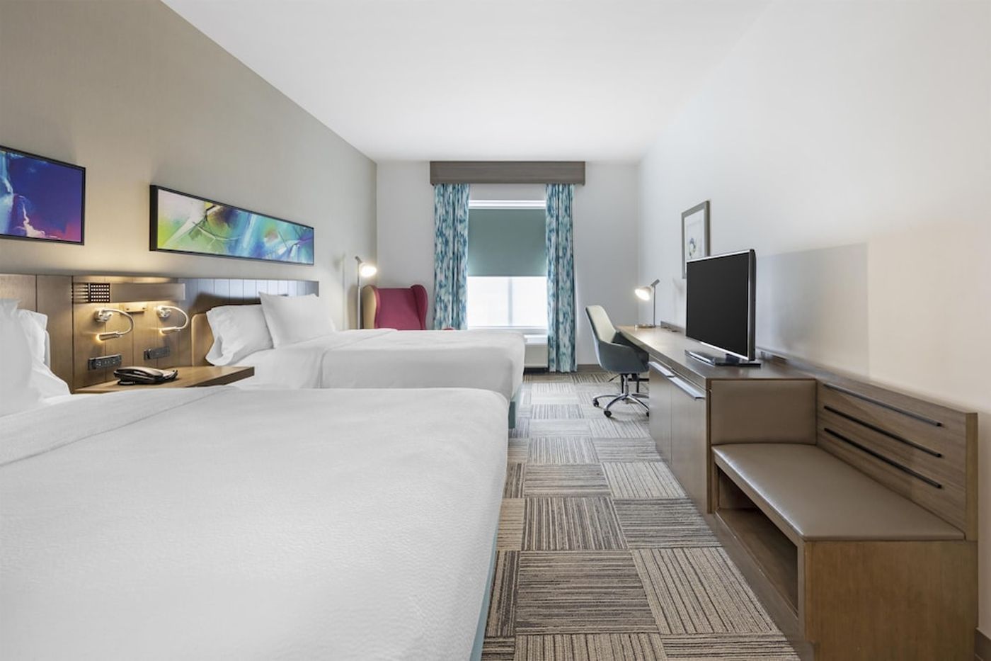 expedia-3160924-25