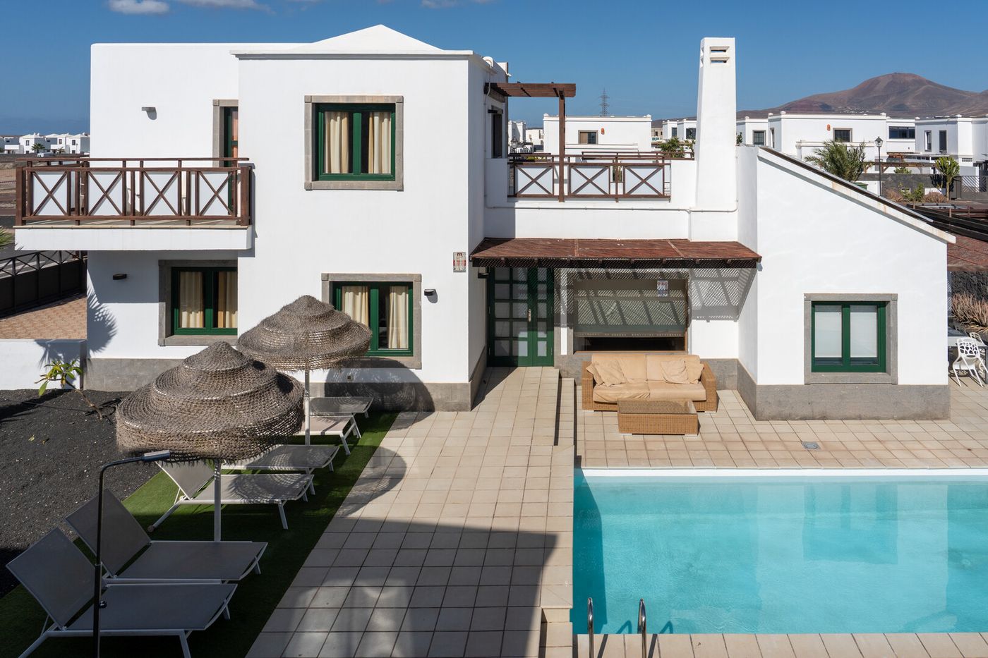 VILLAS PLAYA BLANCA BEACH MATE