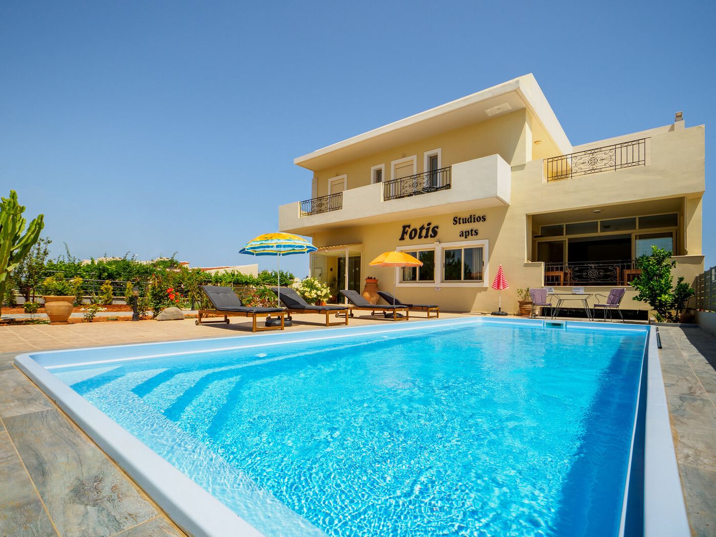 Fotis Studios & Apartments