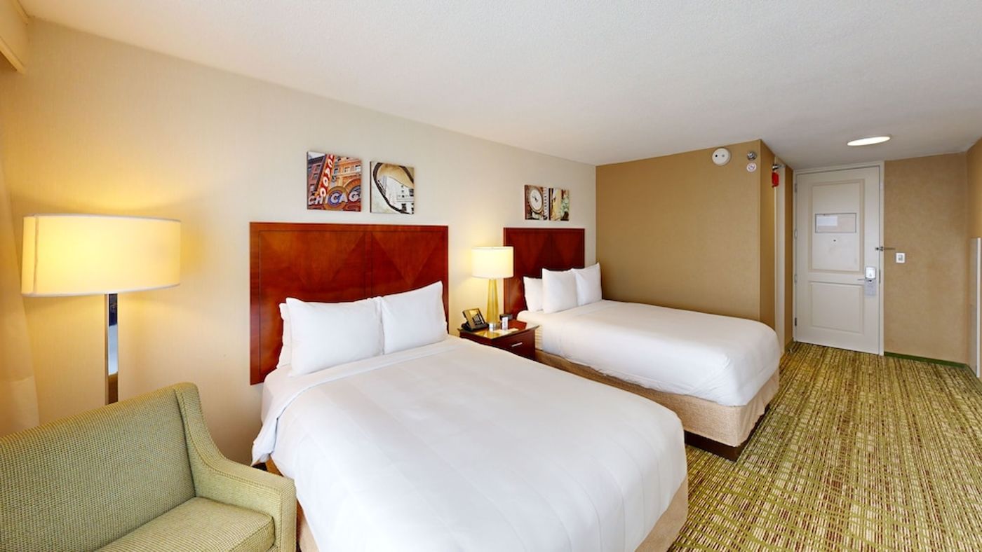 expedia-3162036-25