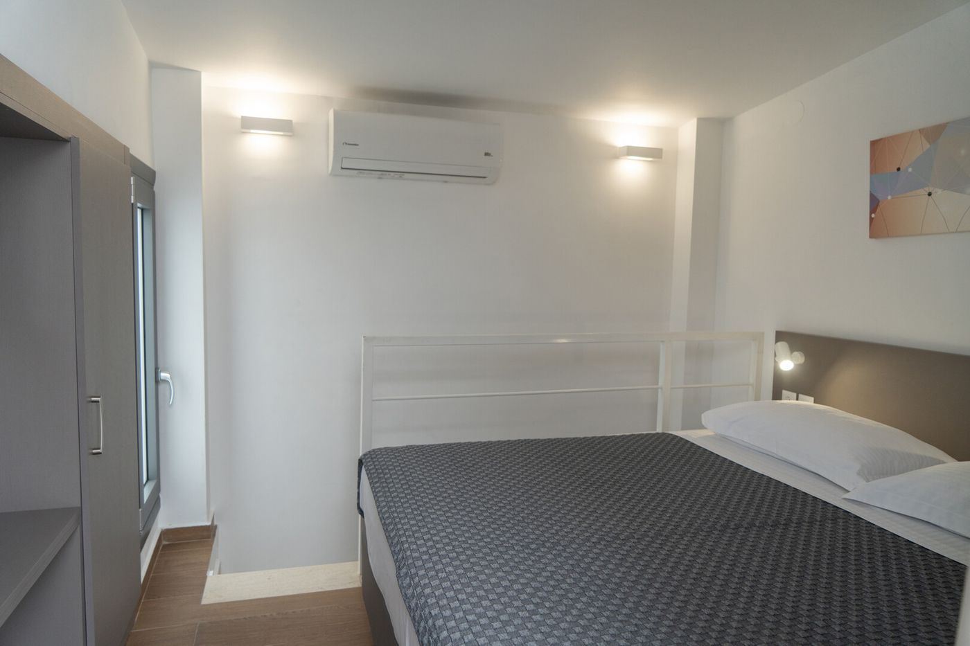 Oasis Apts & Rooms
