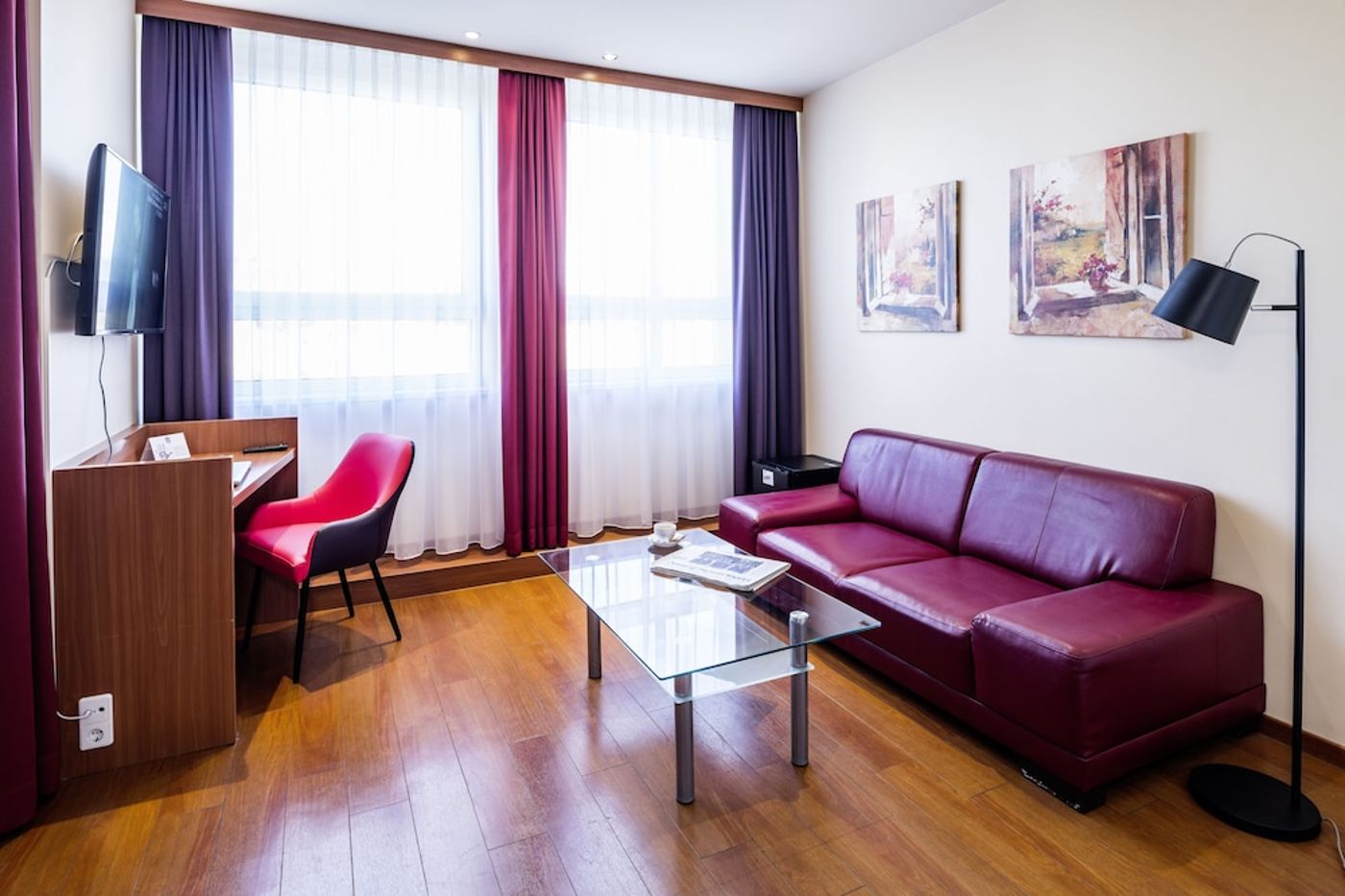 expedia-3159925-26