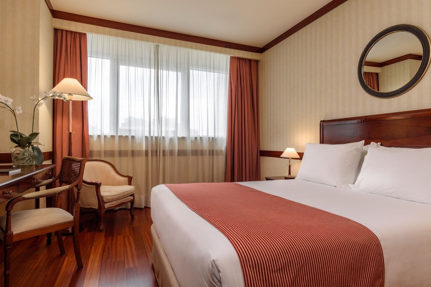 expedia-3157428-30