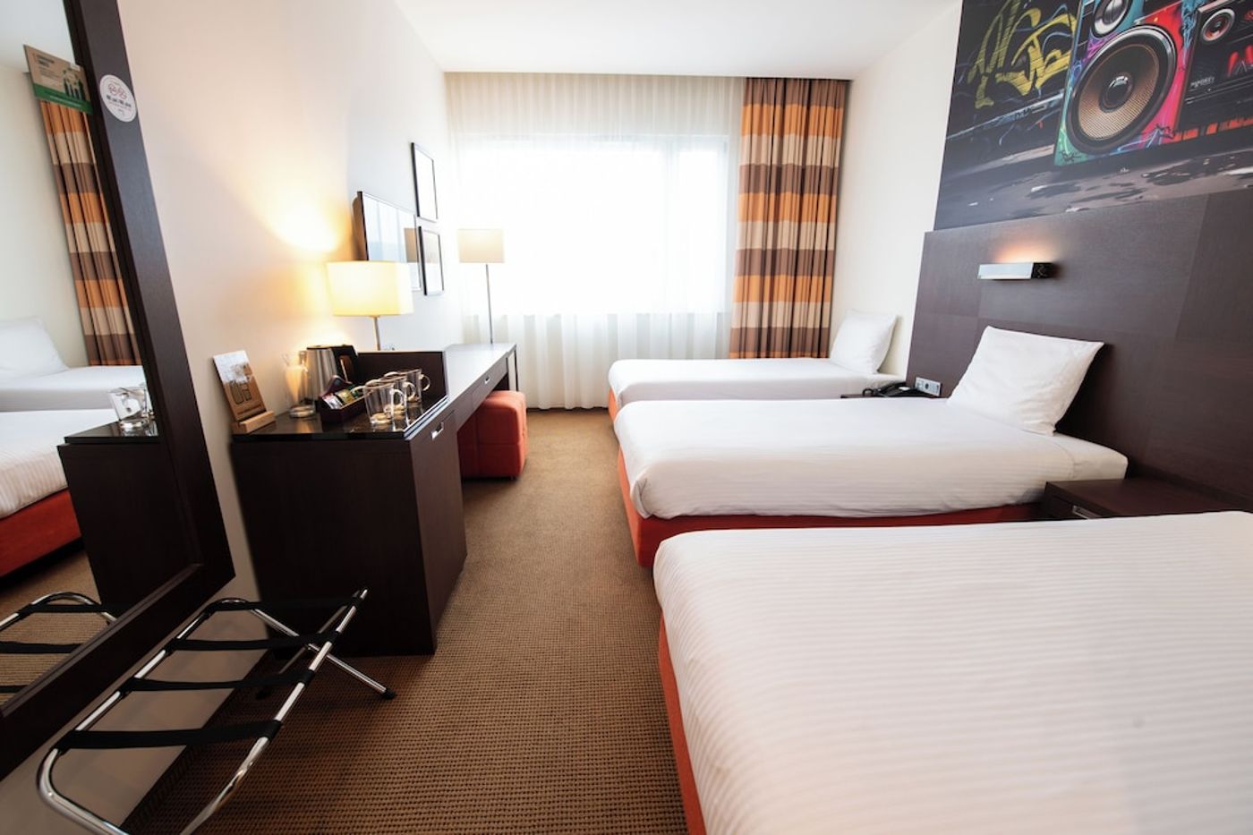 expedia-3163959-14